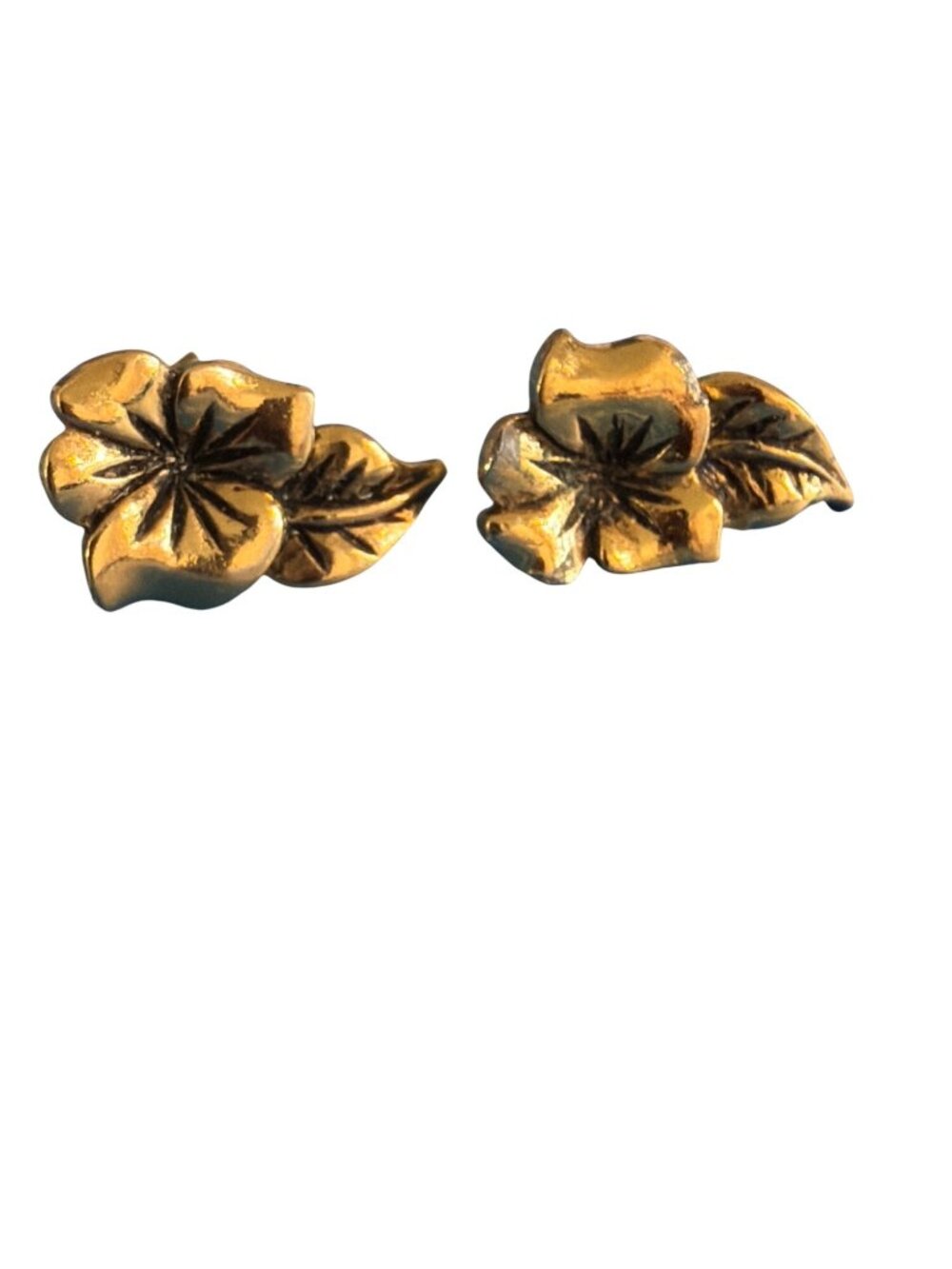 Vintage Avon Gold Tone Gilded Glory Earrings Pierced Stud 3D Flowers Estate .75"